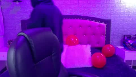 natalie  online show from 02.18.26