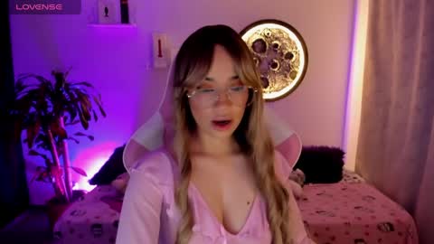 Snapshot of nataly_29 chatting on 05.21.26 MissNatis online show from 05.21.26