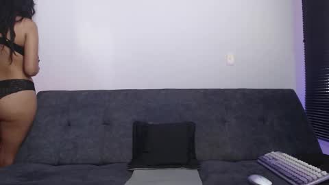   online show from 12.05.25