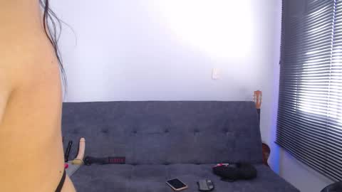 Snapshot of natalygreww chatting on 04.25.26 online show from 04.25.26