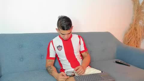 Snapshot of natan_77 chatting on 12.17.25 natan_77 online show from 12.17.25