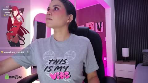 Snapshot of natasha__jackson chatting on 10.05.25 natasha online show from 10.05.25