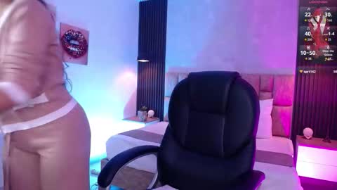 Snapshot of natasha__jackson chatting on 10.06.25 natasha online show from 10.06.25