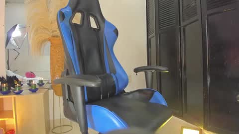 Snapshot of natasha_rodriguez86 chatting on 12.10.24 Natty online show from 12.10.24