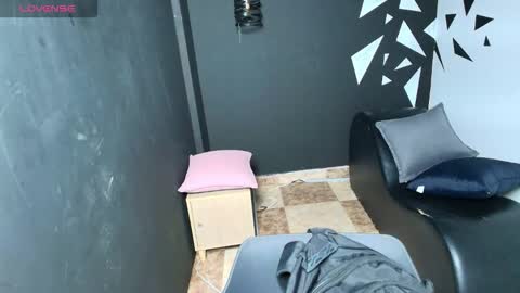 Snapshot of natashamason chatting on 12.04.25 Natasha Mason online show from 12.04.25