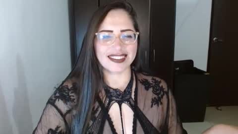 Snapshot of natashasmithe chatting on 10.12.25 Natasha Smithe online show from 10.12.25