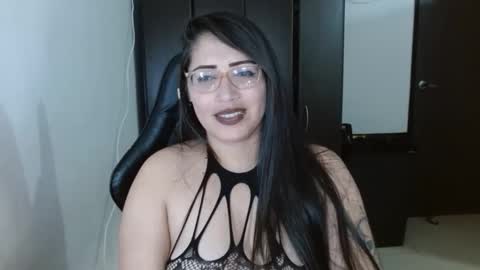 Snapshot of natashasmithe chatting on 11.28.25 Natasha Smithe online show from 11.28.25