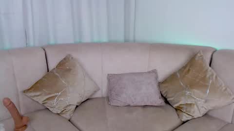 Snapshot of nathaliasmith chatting on 03.08.25 Nathalia online show from 03.08.25