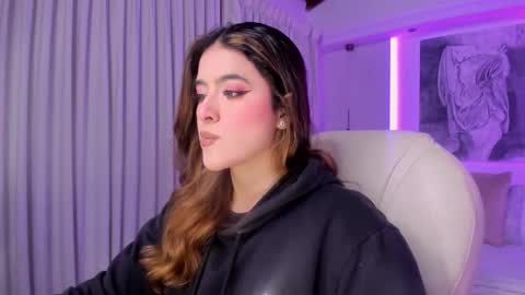 NATHALIE online show from 12.18.25