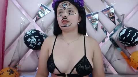 nathaly low online show from 10.31.25