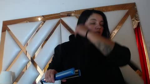 Snapshot of nathaly_low chatting on 04.21.26 nathaly low online show from 04.21.26