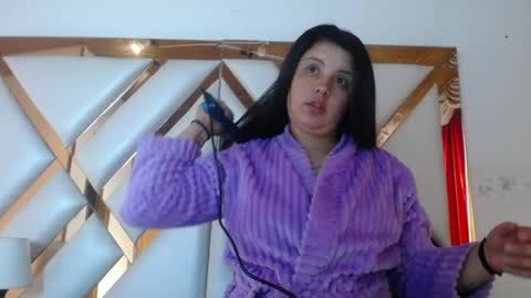 Snapshot of nathaly_low chatting on 05.09.26 nathaly low online show from 05.09.26