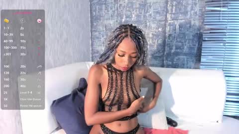 Snapshot of nathalyleen chatting on 05.18.26 online show from 05.18.26