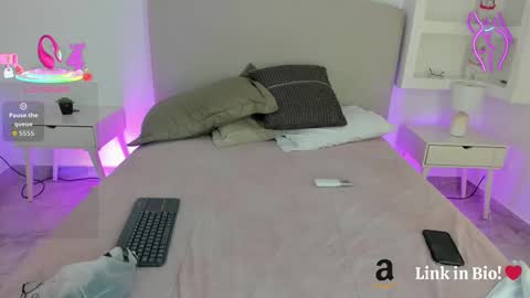 Snapshot of nathalyn05 chatting on 09.19.25 NATHALY online show from 09.19.25