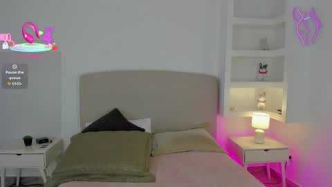 Snapshot of nathalyn05 chatting on 09.21.25 NATHALY online show from 09.21.25