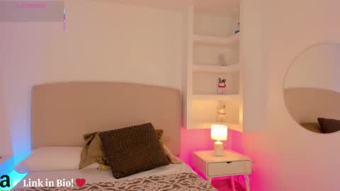 Snapshot of nathalyn05 chatting on 10.23.25 NATHALY online show from 10.23.25