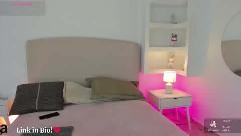 Snapshot of nathalyn05 chatting on 11.10.25 NATHALY online show from 11.10.25