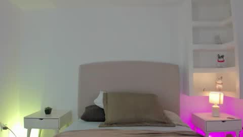 Snapshot of nathalyn05 chatting on 11.20.25 NATHALY online show from 11.20.25