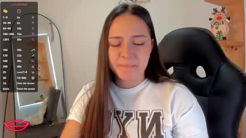 nathalyxx_ online show from 12.13.24