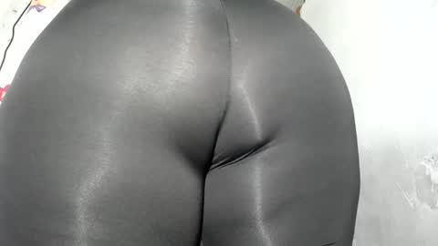 Snapshot of nattasha_foxx chatting on 02.18.26 natalia online show from 02.18.26