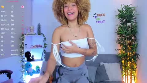 Snapshot of natty_romanof_1 chatting on 11.06.25 natty online show from 11.06.25