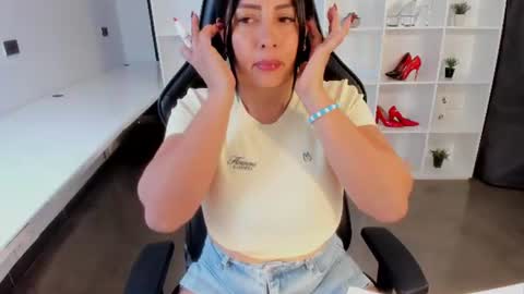 Snapshot of natural_bigboobs chatting on 06.24.26 Jazmin Bigboobs online show from 06.24.26