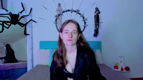 Snapshot of natural_meri_ chatting on 10.24.25 Meri online show from 10.24.25