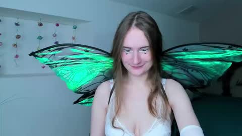 Snapshot of natural_meri_ chatting on 11.15.25 Meri online show from 11.15.25