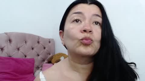 Snapshot of naturally_mature chatting on 01.08.25 Sammy online show from 01.08.25