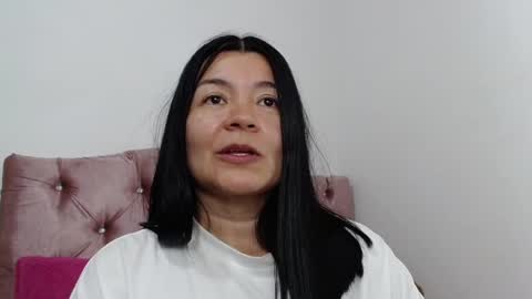 Snapshot of naturally_mature chatting on 02.08.25 Sammy online show from 02.08.25