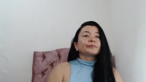 Snapshot of naturally_mature chatting on 12.05.25 Sammy online show from 12.05.25