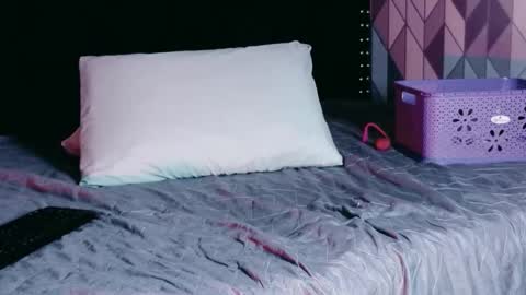 Snapshot of naturaltitss_ chatting on 10.09.25 Gwen online show from 10.09.25