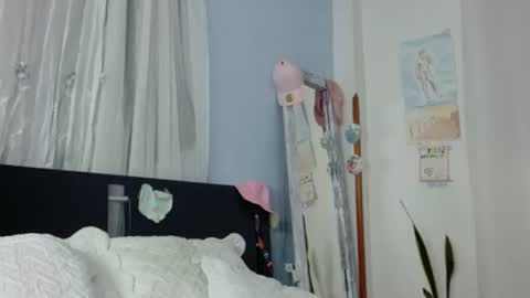 Snapshot of natutalcorps chatting on 05.18.26 natutalcorps online show from 05.18.26