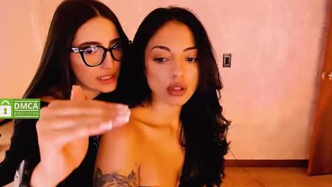 Snapshot of natval_ chatting on 01.20.25 Natalia Valeria online show from 01.20.25