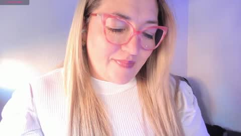 Snapshot of naty__mature_ chatting on 03.31.26 Nataly online show from 03.31.26