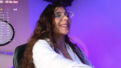 Snapshot of naty_saenz3 chatting on 12.31.24 Naty Saenz online show from 12.31.24