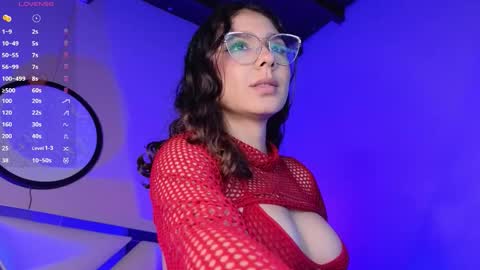 Snapshot of naty_saenz3 chatting on 09.11.25 Naty Saenz online show from 09.11.25