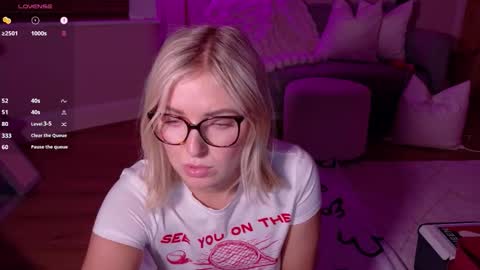 Bex currently on maternity leave online show from 02.10.26