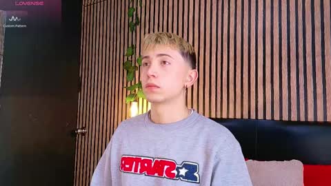 Christopher  Chris online show from 03.12.25