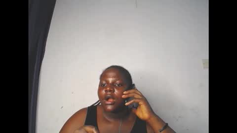 Snapshot of naughty_cunt0 chatting on 11.01.25 Amara online show from 11.01.25