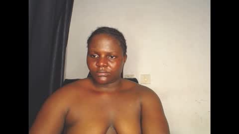 Snapshot of naughty_cunt0 chatting on 11.05.25 Amara online show from 11.05.25