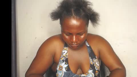 Snapshot of naughty_cunt0 chatting on 11.12.25 Amara online show from 11.12.25