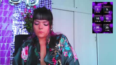 Em  please help me reach 100 thumbs up 3 online show from 02.20.25