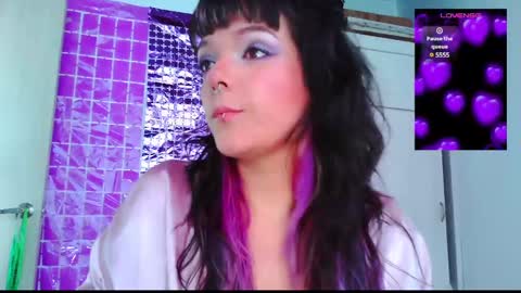 Em  please help me reach 100 thumbs up 3 online show from 03.09.25