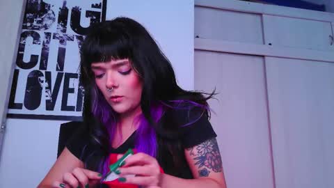 Em  please help me reach 100 thumbs up 3 online show from 02.01.26