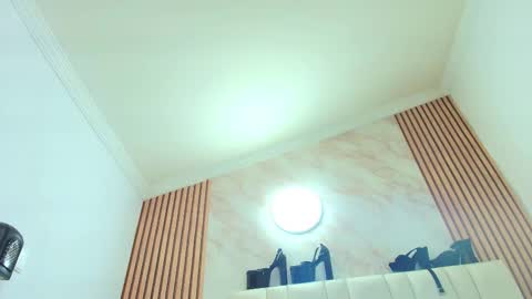 Kitten online show from 10.24.25