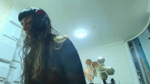 Kitten online show from 11.26.25