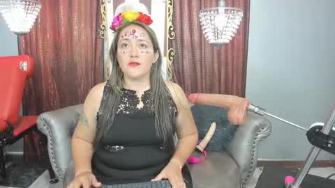 Snapshot of naughty_milf_esmeralda chatting on 11.01.25 ESMERALDA online show from 11.01.25