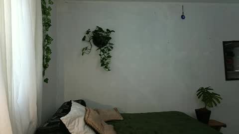 Snapshot of naughty_thompson1 chatting on 04.15.26 naughty_thompson1 online show from 04.15.26