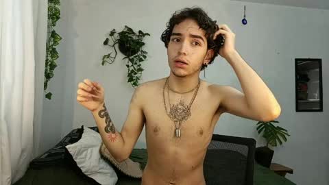 Snapshot of naughty_thompson1 chatting on 04.15.26 naughty_thompson1 online show from 04.15.26